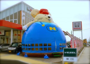 【ロハスフェスタ大阪万博2017】迷子シールに動物やSL機関車　カルピスに滑り台にフワフワで子供も大満足